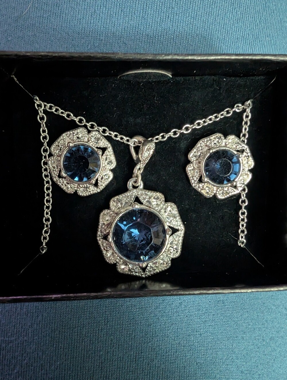 Avon Coletta Silver-Tone Blue Crystal Necklace & Earrings Set